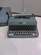 OLIVETTI LETTERA 32 TYPEWRITER. PICA VICTORIA FONT. SPANISH LAYOUT. 1970s MEX picture