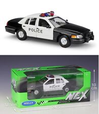 WELLY 1:24 1999Ford Crown Victoria Alloy Diecast Vehicle Car MODEL TOY Collect picture