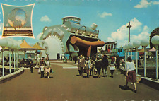 New York City NY, Chrysler Exhibit, World's Fair, Vintage Scalloped Postcard picture