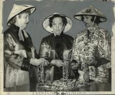 1969 Press Photo Celebrants With Charity Beads for Chinese New Year Party picture