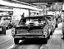 1967 PONTIAC GTO ASSEMBLY Photo  (201-B) picture