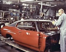1970 Chevrolet CHEVELLE ASSEMBLY LINE Photo  (204-U) picture