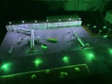 1/400 (x8) Model Airport Taxiway lights (Green) Battery Operated ￼ picture