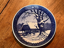 Royal Copenhagen 1952 Christmas Plate  - Christmas in the Forest  (KYX) picture