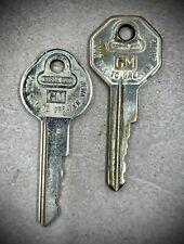 GM Briggs & Stratton Keys, Lot Of 2 Vintage, Knock Out, #9353, 1x17 B picture
