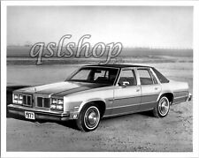 1977 Oldsmobile Delta 88 Royale Town Sedan Press Release Photo Classic Car GM picture