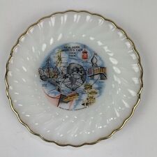 New York Worlds Fair 1964 1965 Collectors Plate Anchor Hocking USA Ceramic White picture