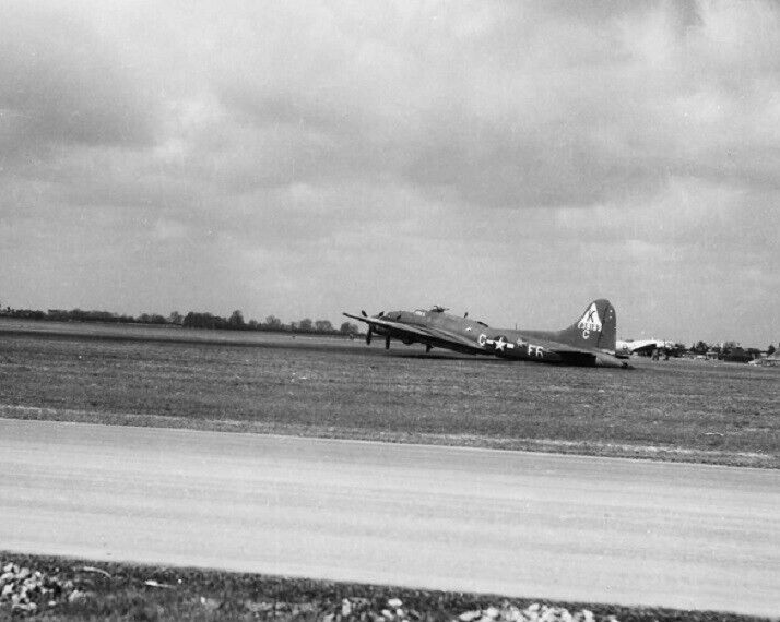 B-17 Flying Fortress Crash Landing after Bomb Run WWII WW2 8x10 Photo 107b