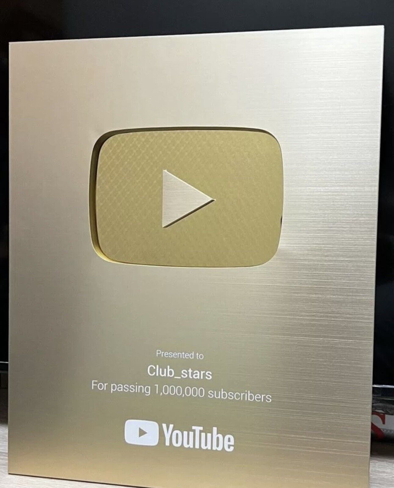 AUTHENTIC YOUTUBE GOLD PLAY BUTTON 1M AWARD, RARE, BRAND NEW