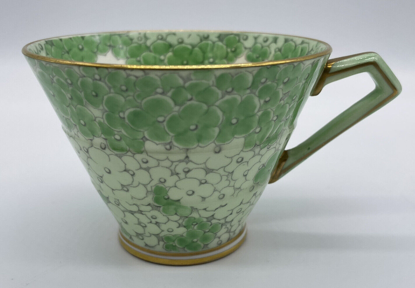 ROYAL PARAGON Teacup - Very Rare Pattern - Vintage