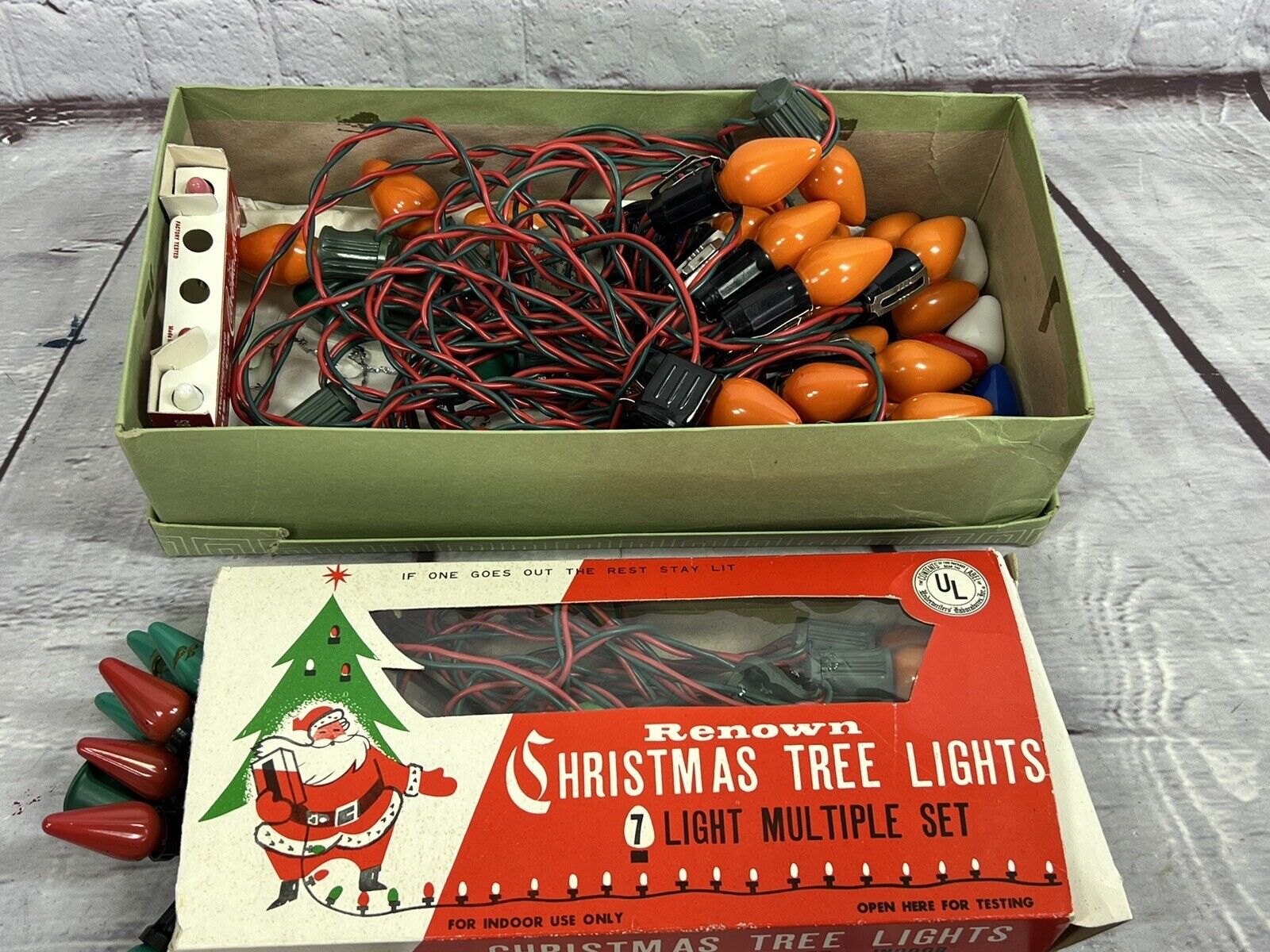 vtg 70\'s Renown C-9 Christmas Lights mix lot Red String Set w/ Original Box