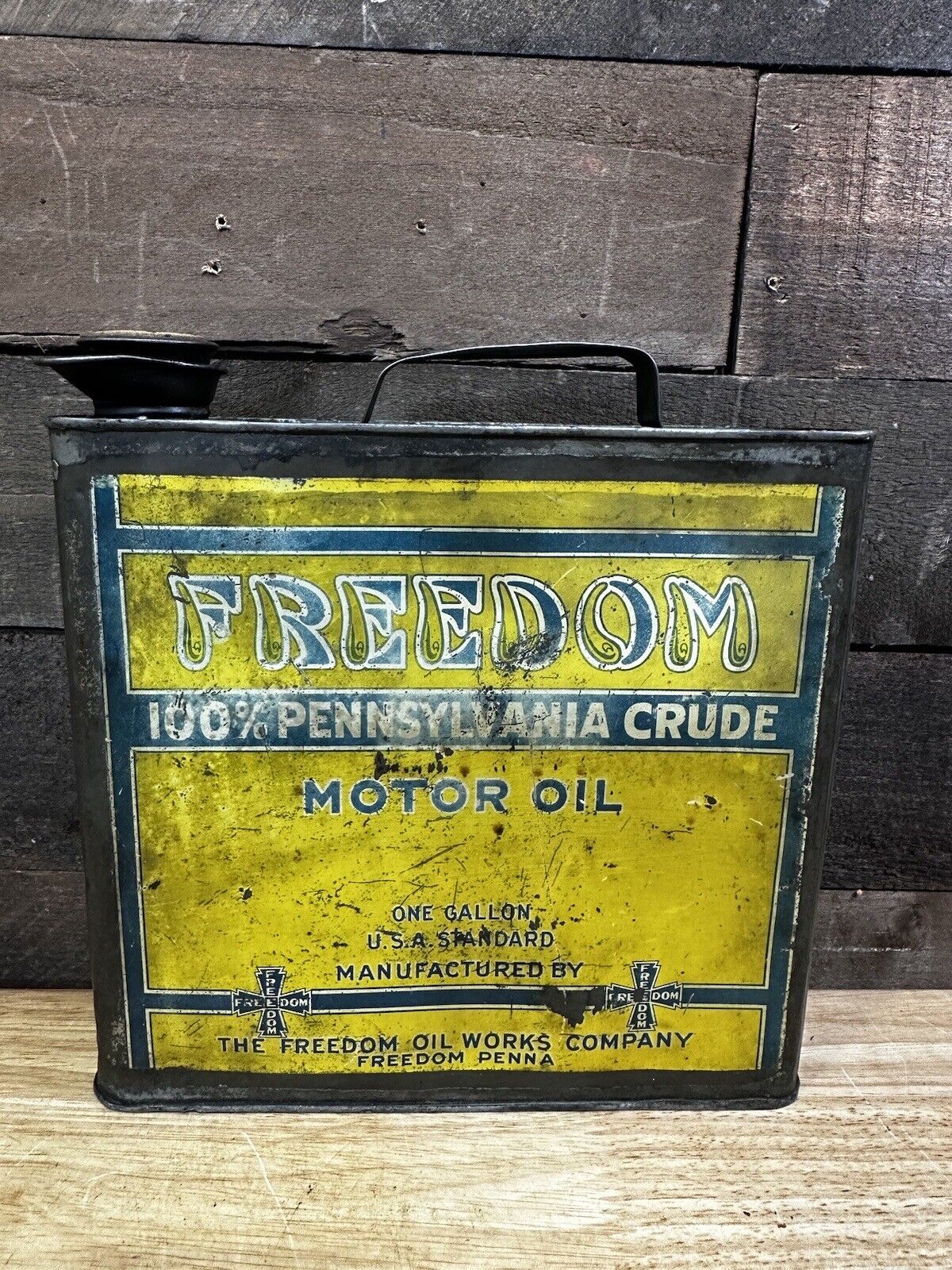 RARE Vintage 1 Gallon Freedom Oil Works Co Motor Oil Tin