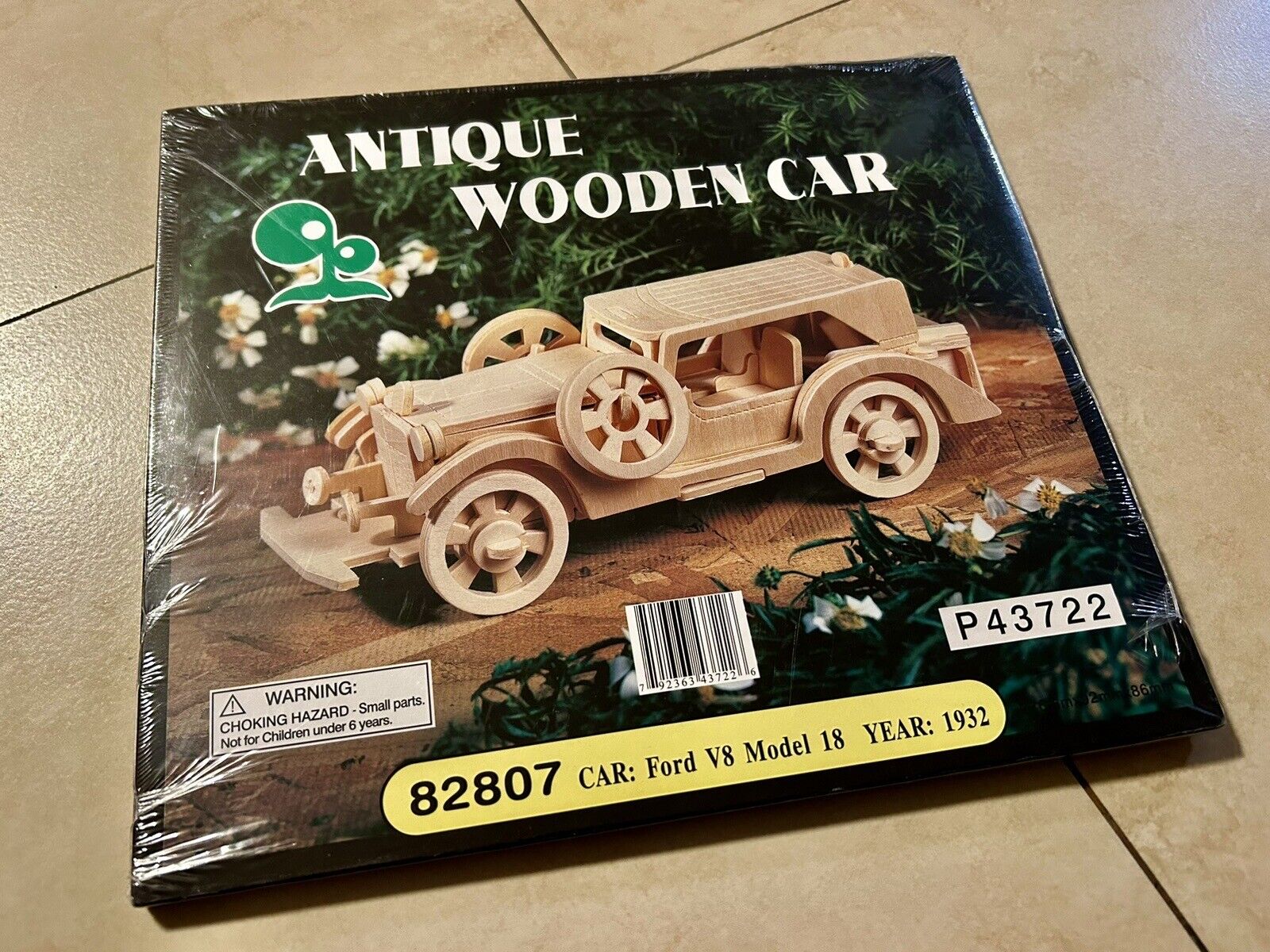 Antique Wooden Car Kit Ford V8 Model 18, 2932 NEW SEALED