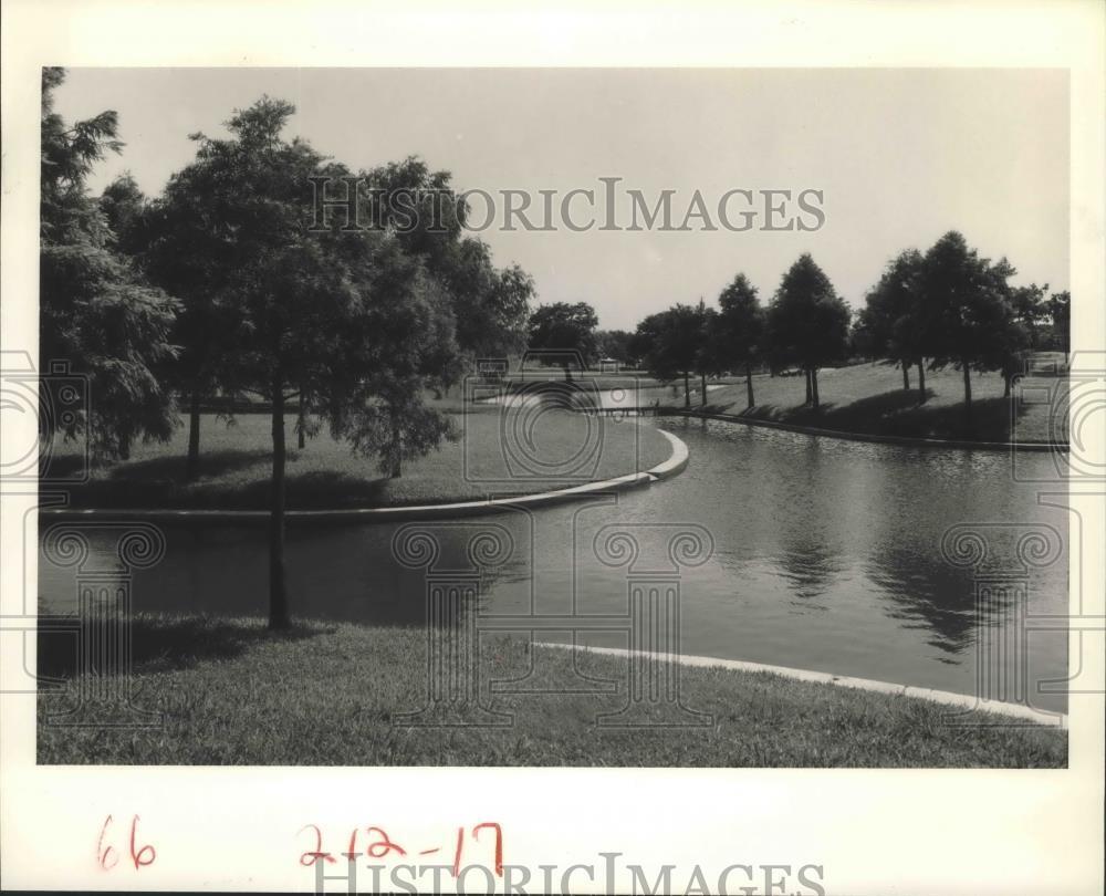 1984 Press Photo Lake on Post Oak, Houston Texas Municipal Arts Commission
