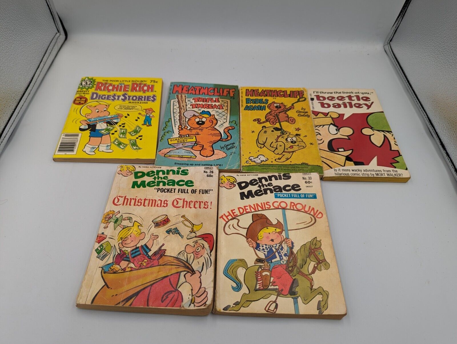 Lot 6 Vintage 1970s Pocket comic books Dennis Menace Heathcliff Beetle Bailey