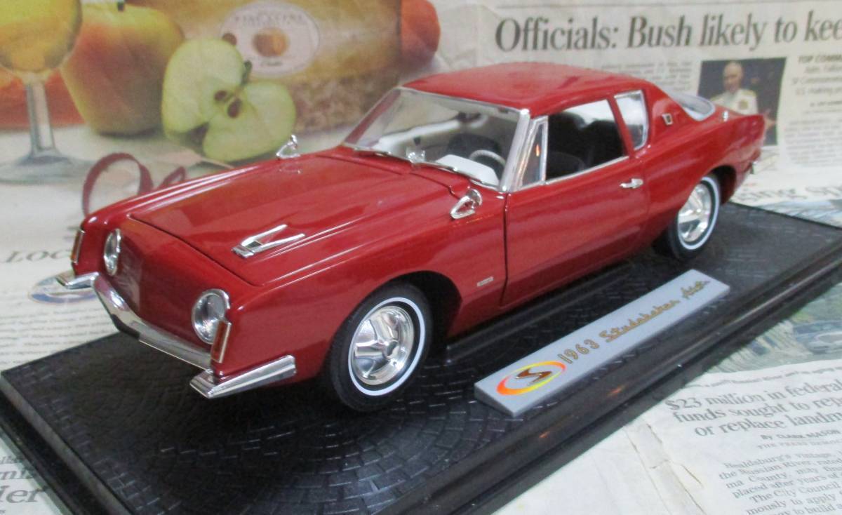 Out Of Print Signature Models 1/18 1963 Studebaker Avanti Red Franklin Mint