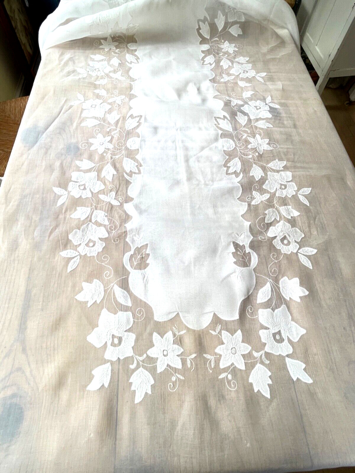 Vintage Madeira Linen Organdy Hand Applique Banquet Tablecloth & 9 Napkins YY858