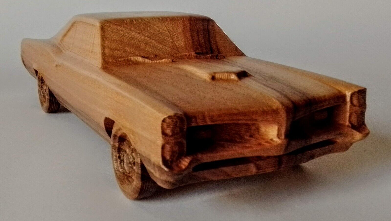 Pontiac GTO 1967 - 1:16 Wood Car Scale Model Oldtimer Replica Vintage Edition