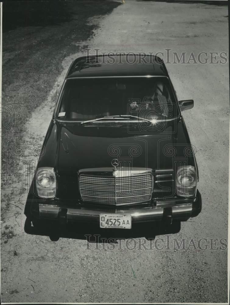 1974 Press Photo Mercedes-Benz Car - mjx78093