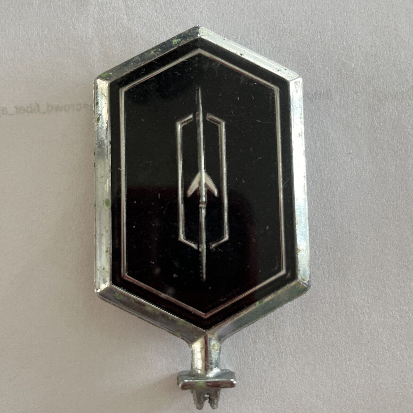 Oldsmobile Hood  Ornament,  1974 - 1976 Rocket Emblem