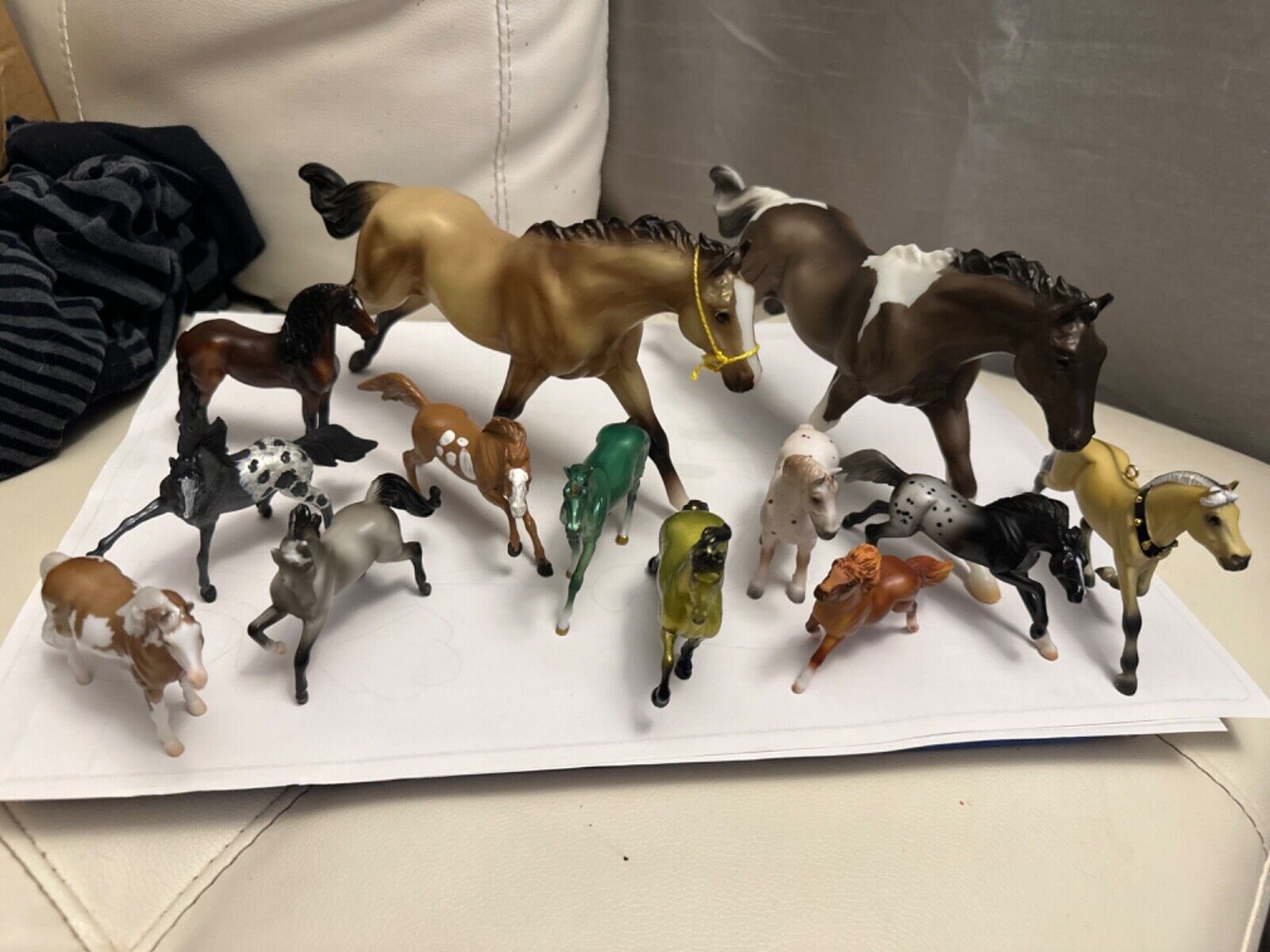 Breyer Horse Lot of 13 great condition