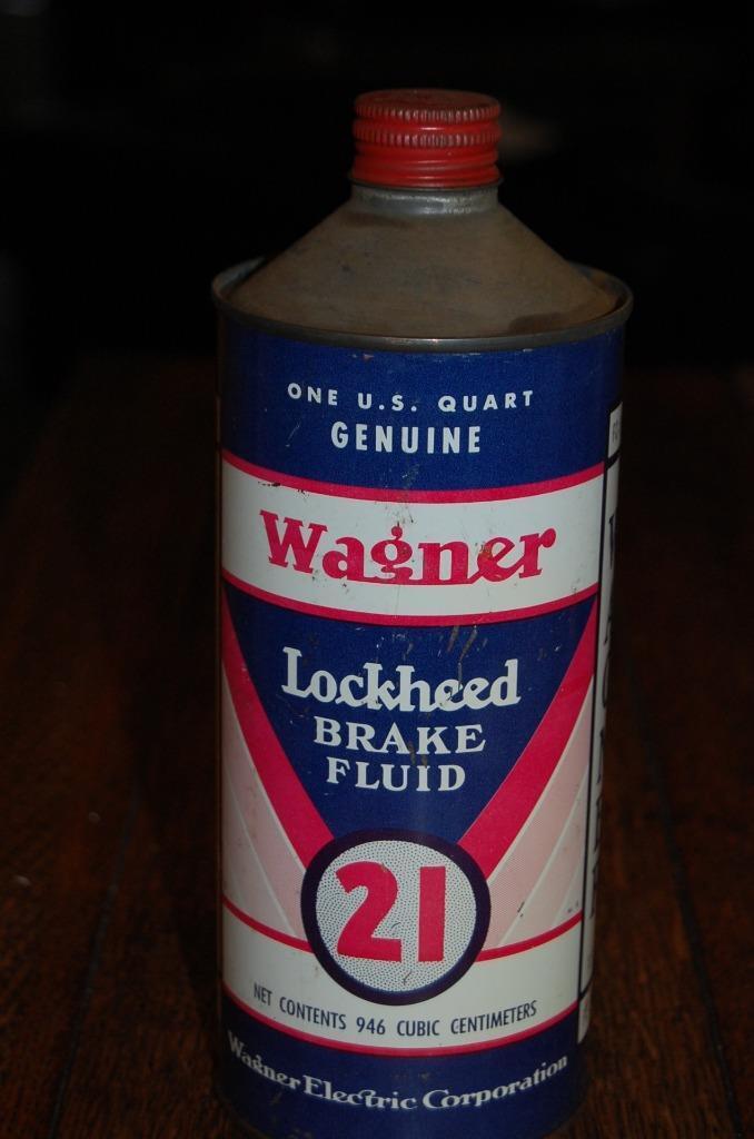 EARLY VINTAGE WAGNER LOCKHEED 21 HYDRAULIC  BRAKE FLUID ADVERTISING  OIL CAN TIN