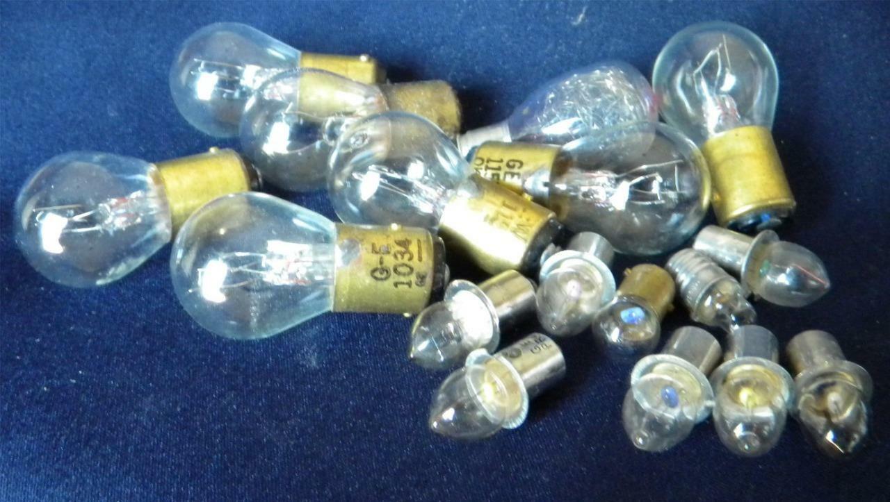 Lot of 17 Auto & Flashlight Bulbs