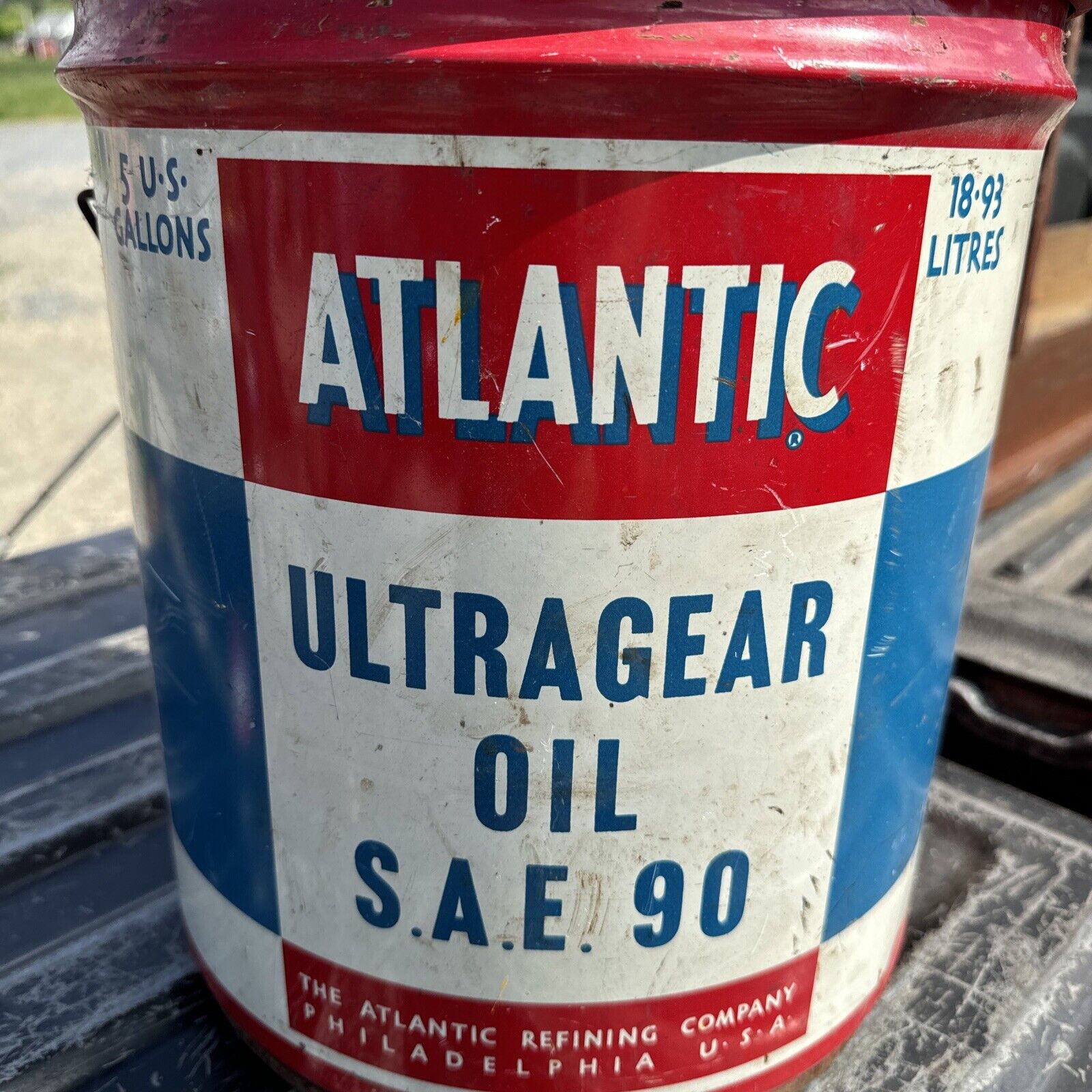 Vintage 5 Gallon Atlantic Motor Oil Can  SA 20 1957 Gas Garage Advertising Sign