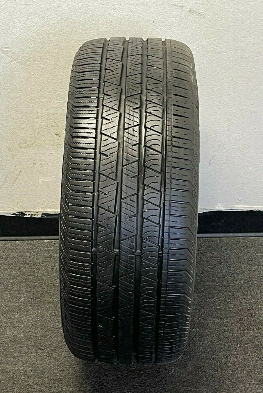 One Used Continental Cross Contact LX sport 255/50/19 Tire