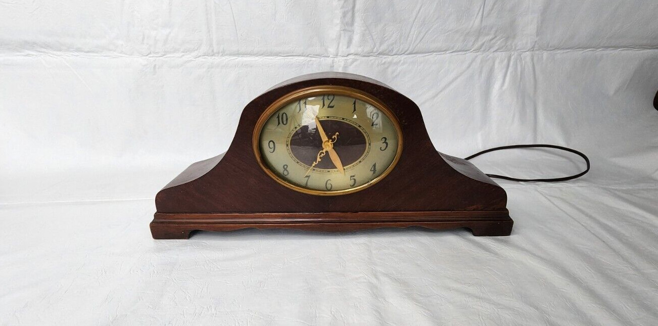 VINTAGE REVERE WESTMINSTER CHIME ELECTRIC CLOCK MODEL R-913, missing rear cover
