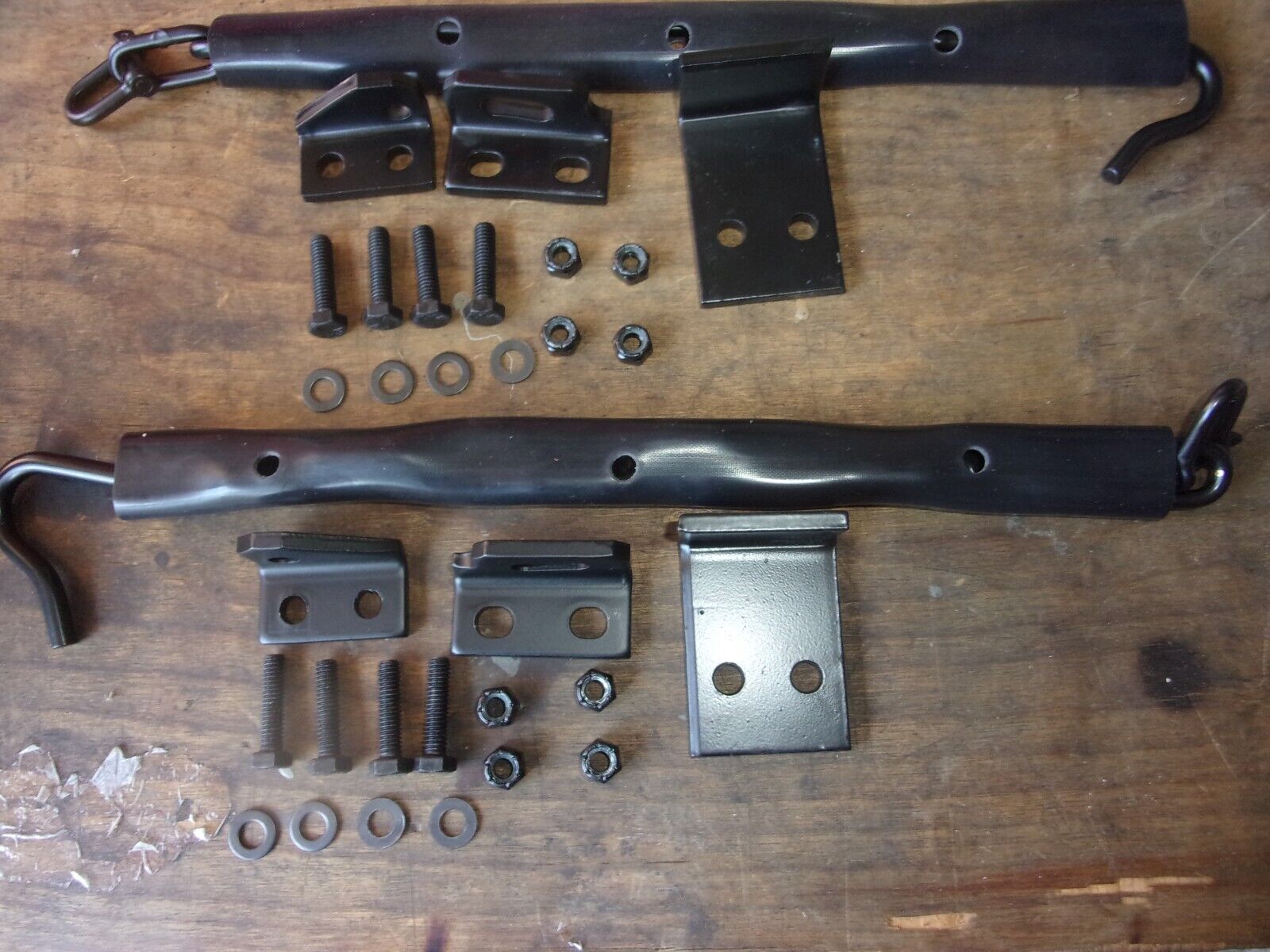 HUMVEE TAILGATE CHAIN SET LEFT & RIGHT SIDE WITH BRACKETS AND MOUNTING HARDWARE
