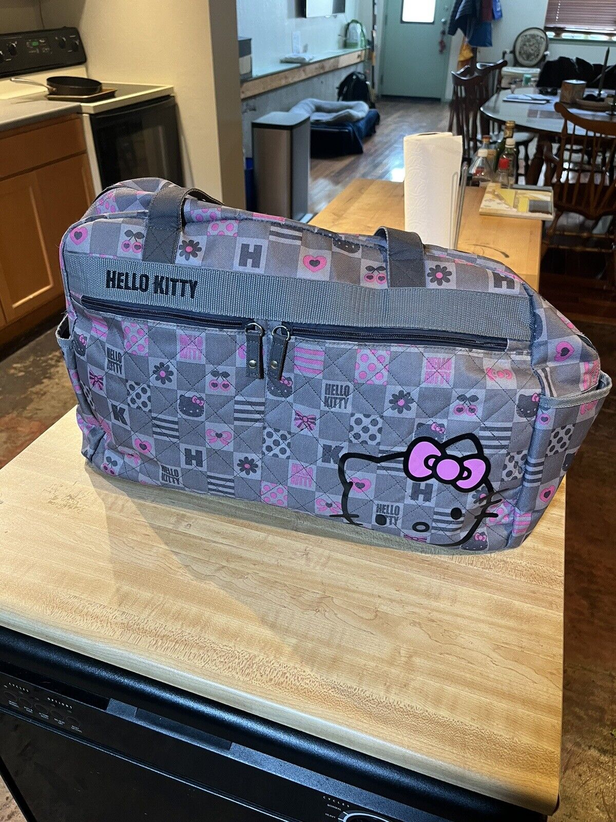 Hello Kitty Large duffle Overnight bag pink Grey Checked Sanrio. Rare Model