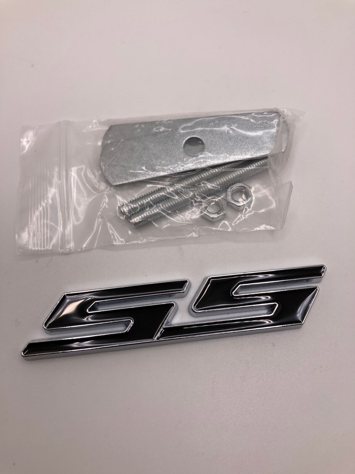 1pcs - SS - 3d Grill Emblem - for Camaro Gm Series Front Grill - Chrome/Black