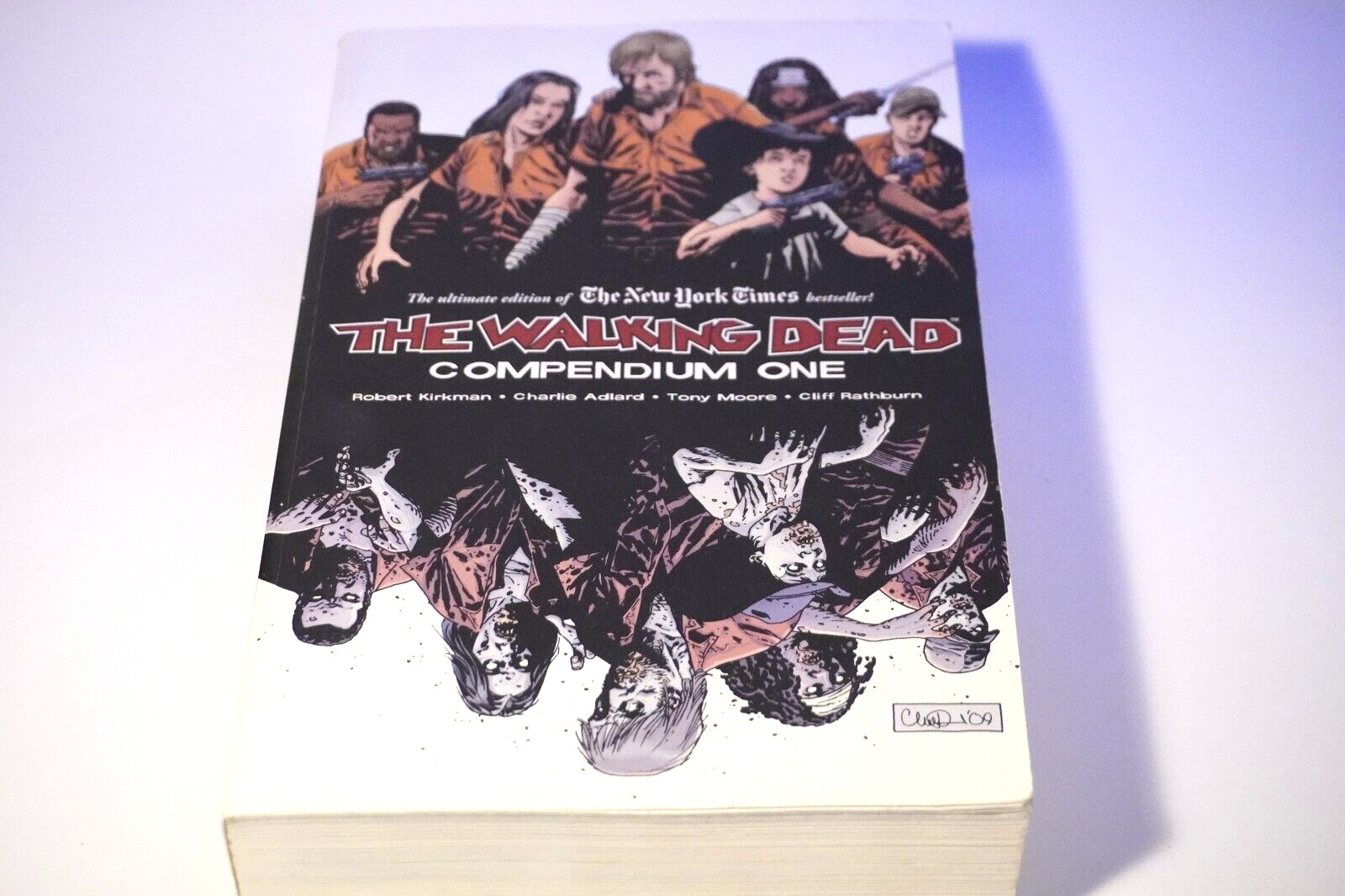 The Walking Dead Compendium #1 by Robert Kirkman (Image Comics)