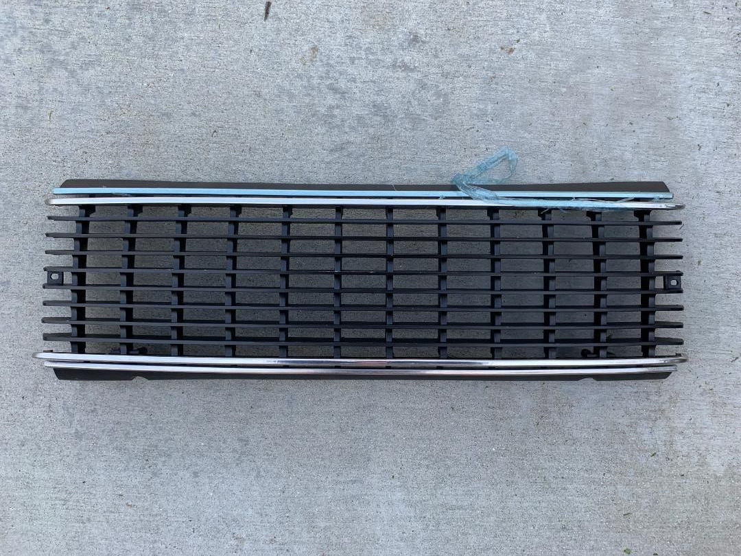 72-77 GRILLE CHEVY LUV PU  94021624 GM1200207