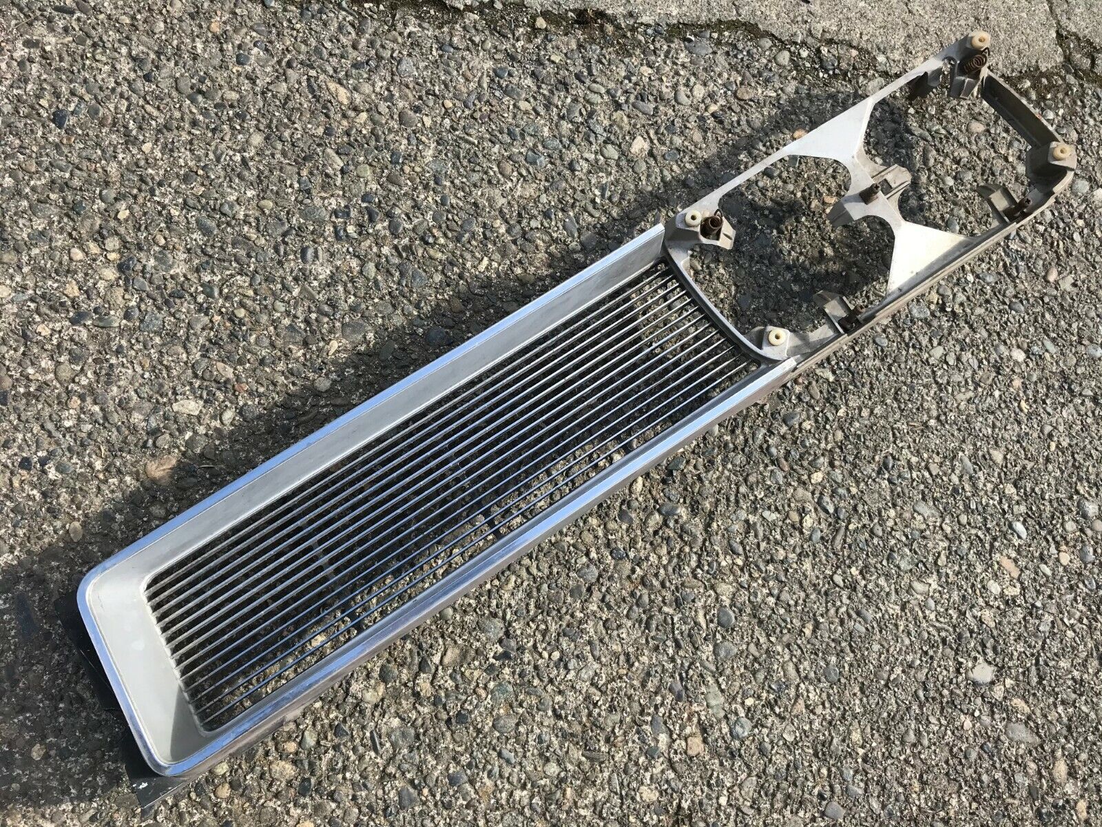 1966 66 PONTIAC BEAUMONT USED GM RH GRILL SECTION OEM