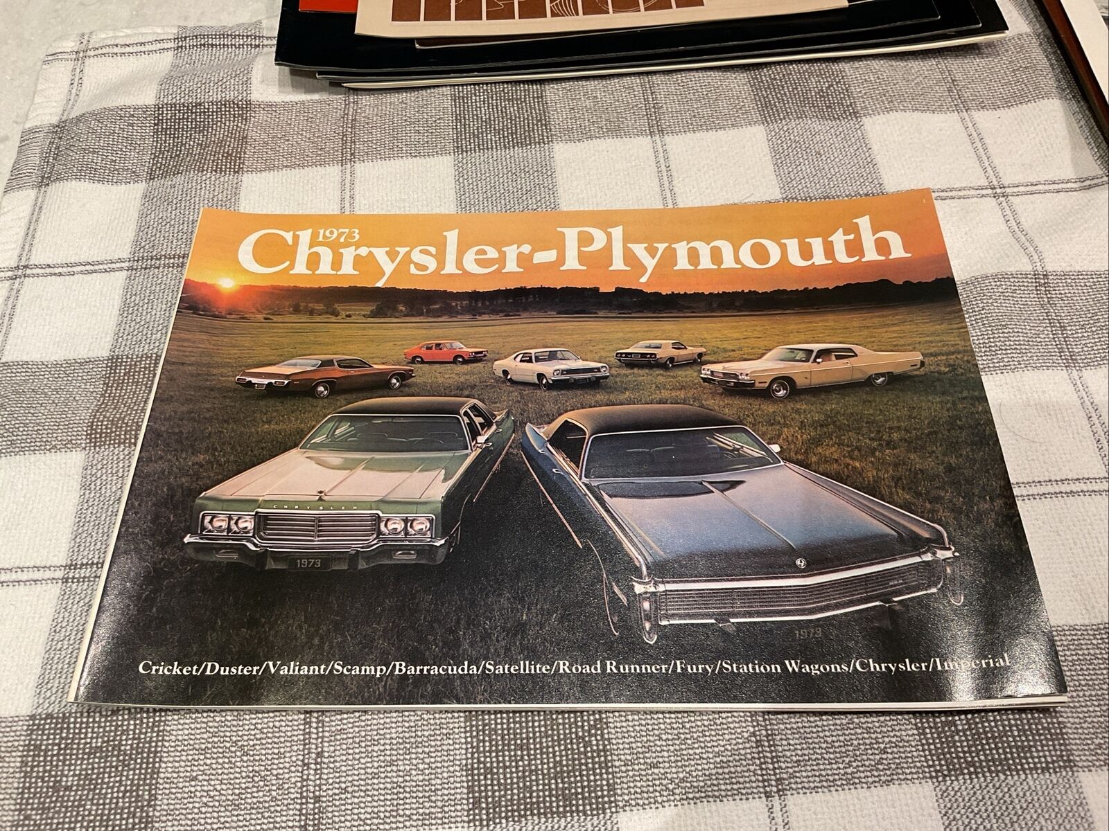 1973 CHRYSLER-PLYMOUTH FULL CATALOG Car Dealer Sales Brochure & Specs Booklet