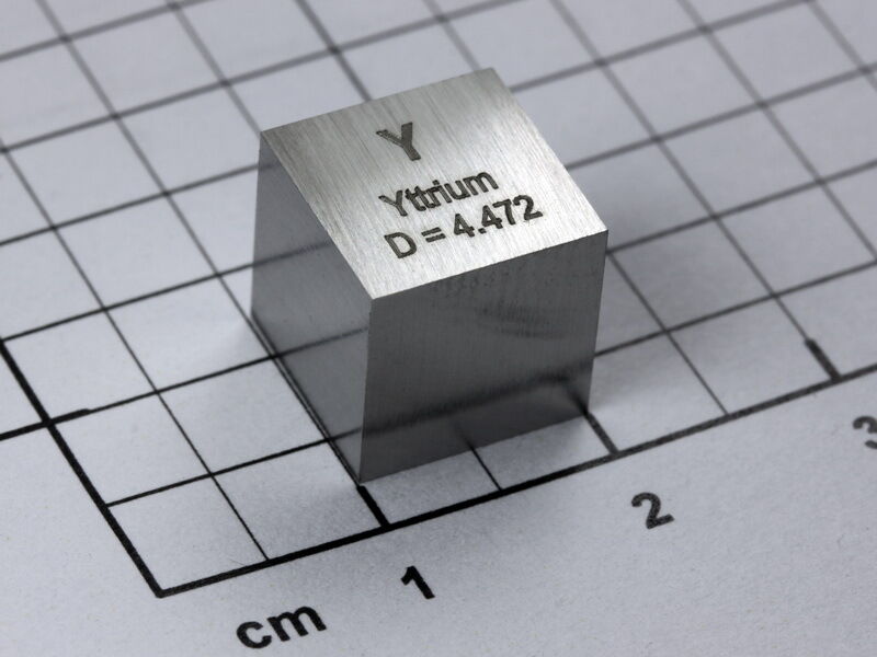 Yttrium density cube ultra precision 10.0x10.0x10.0mm - Made in Germany