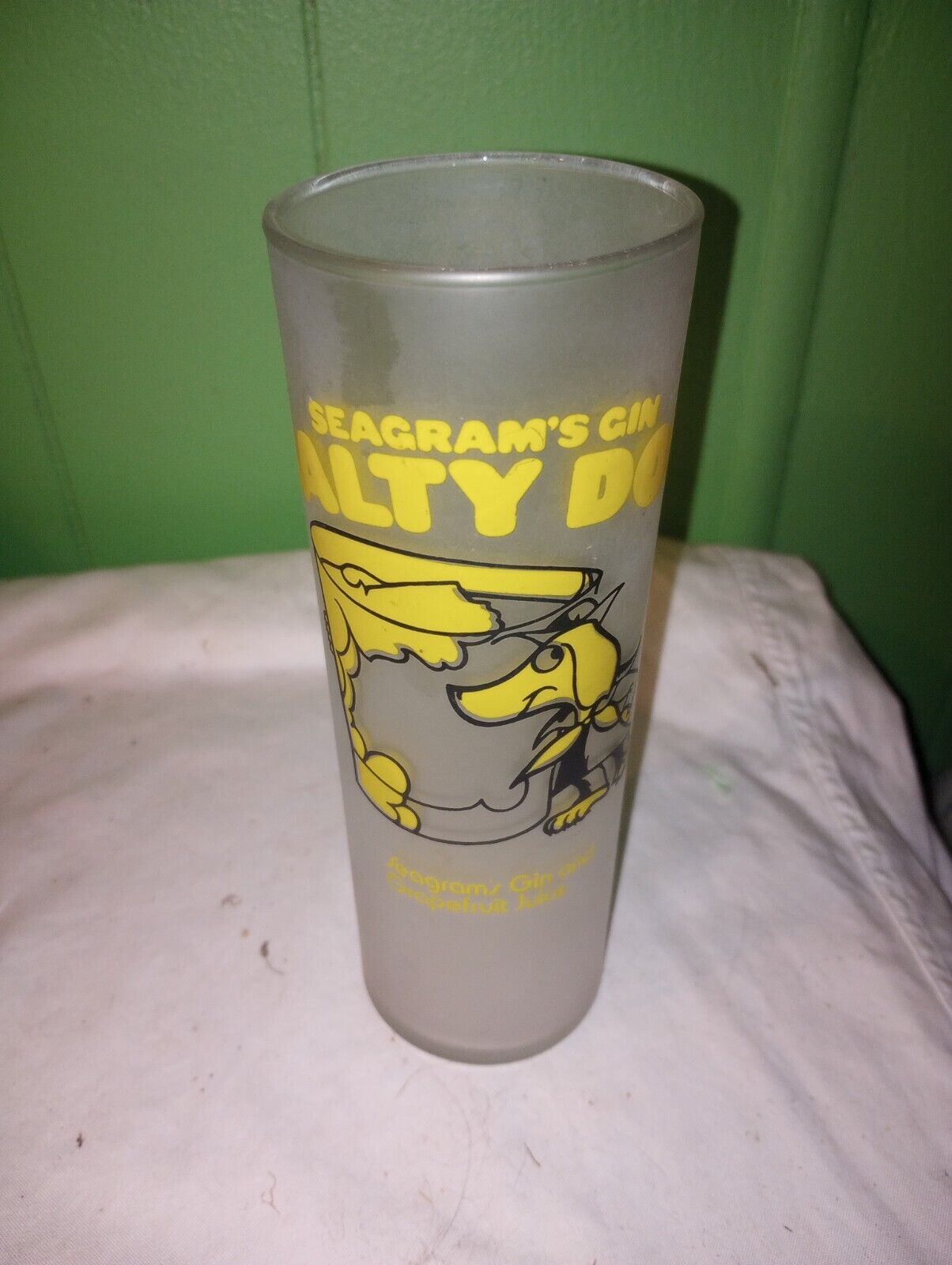 Vintage Seagram\'s Gin Salty Dog Gin Glass Barware Collectible Ad Gin & Juice