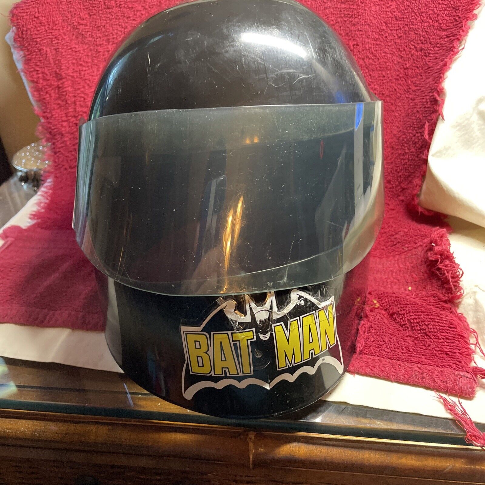 Vintage 1989 Ertl Batman Toy Racing Motorcycle Helmet Classic Dark Knight Visor 