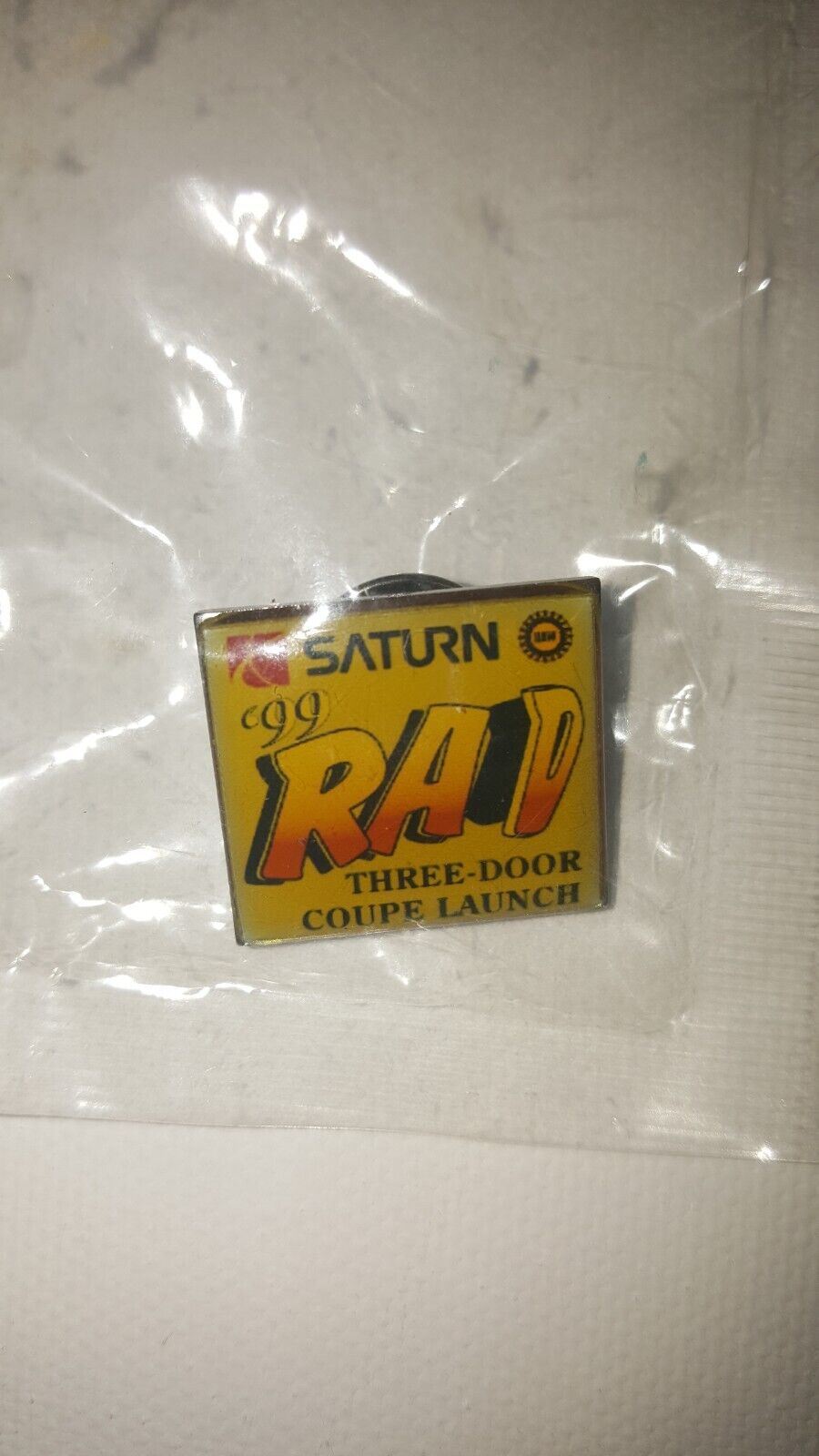 VTG 1999 Saturn Rad Pin 3 Door Coupe Launch New Sealed