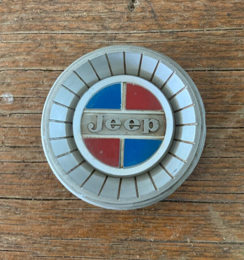 AMC JEEP WILLYS JEEPSTER GLADIATOR WAGONEER STEERING WHEEL HORN BUTTON