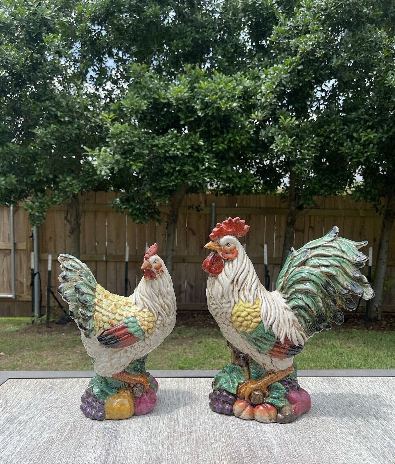 Ceramic Vintage 13in Rooster & 12in Hen Green Tail Feathers With Grapes & Fruit