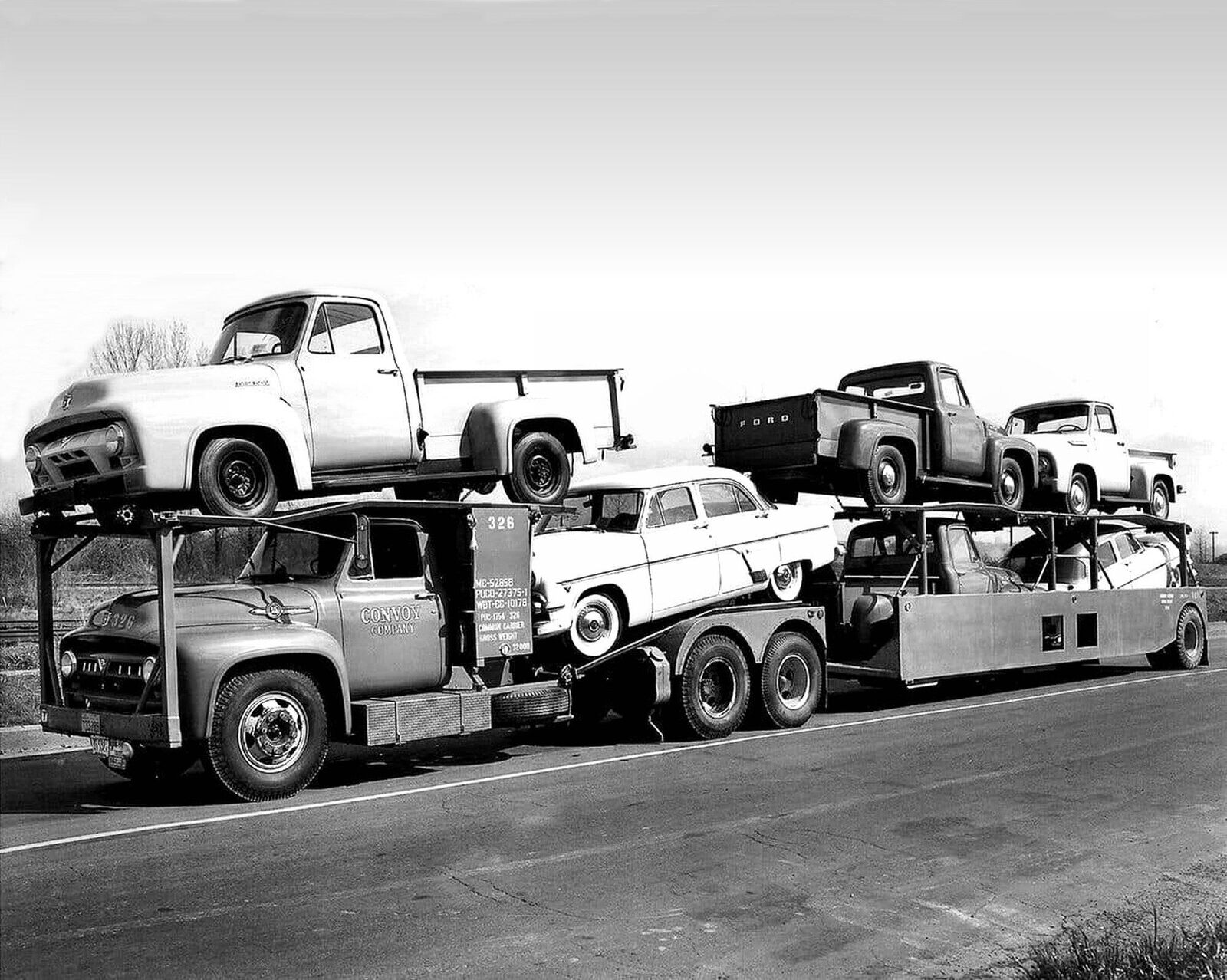 1954 FORD CARS & TRUCKS TRANSPORTER Photo (228-H)