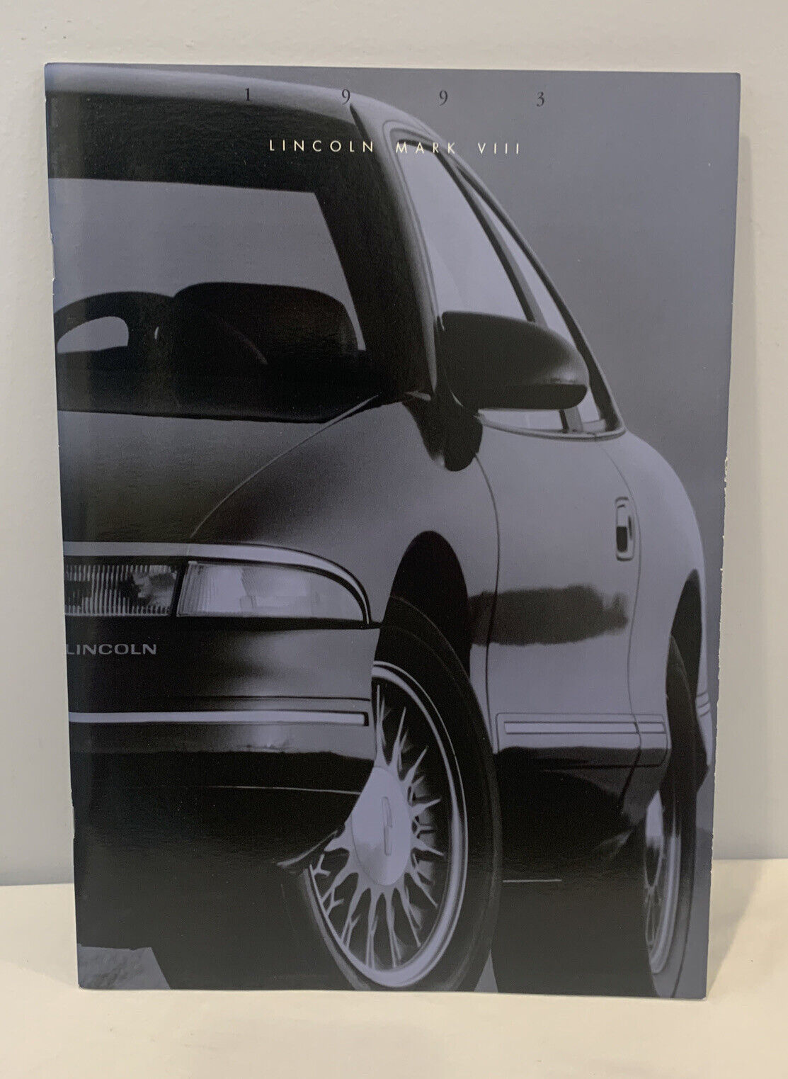 1993 Lincoln Mark VIII Brochure Dealer Issued Mint Condition Hard To Find Item