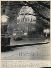 1957 Press Photo U.S. Capitol grounds covered with snow in Washington, D.C. picture
