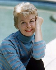Doris Day Iconic 1950's smiling portrait in sweater by swimming pool 8x10 Photo picture