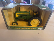John Deere 620 Tractor 1/16 Die-Cast Metal ERTL 15428 w/ Box picture