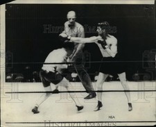 1928 Press Photo Mandell versus McLarnin in boxing match - net04447 picture