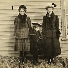 Antique RPPC Real Photograph Postcard Family Women Girl Outside Winter Attire picture